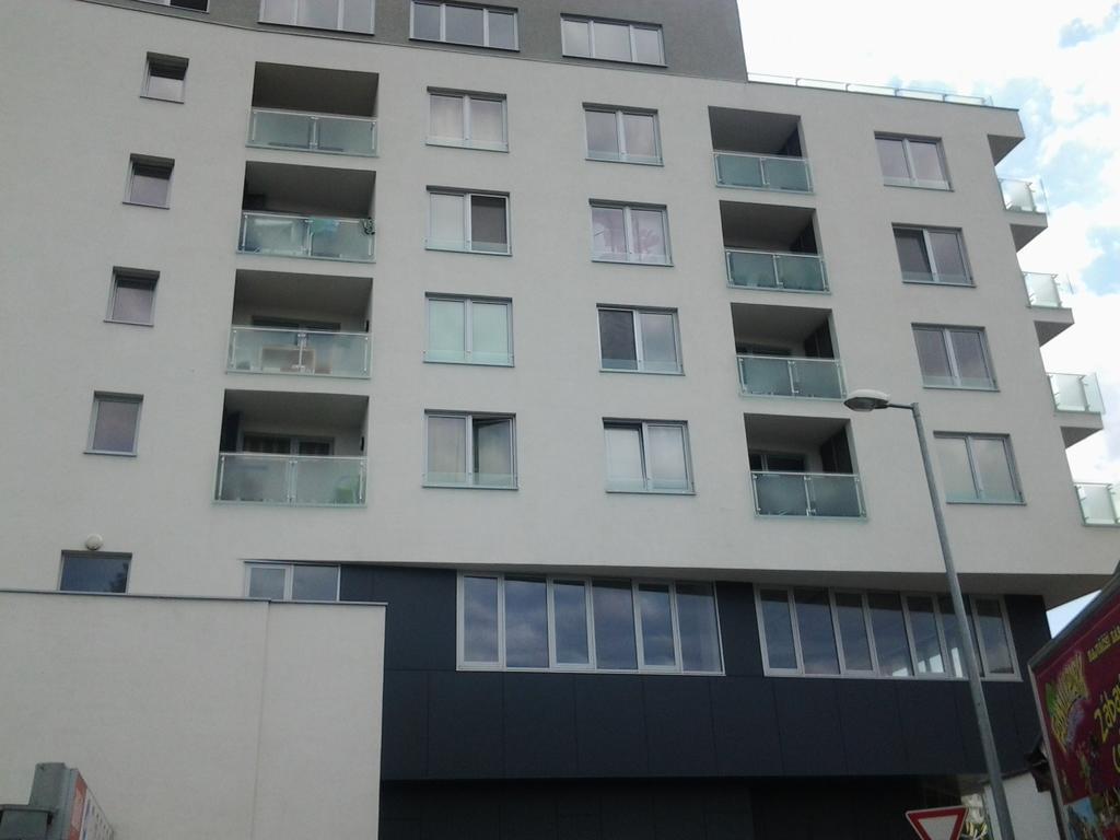 Apartman Halex Centrum City Aupark Piest'any Ngoại thất bức ảnh
