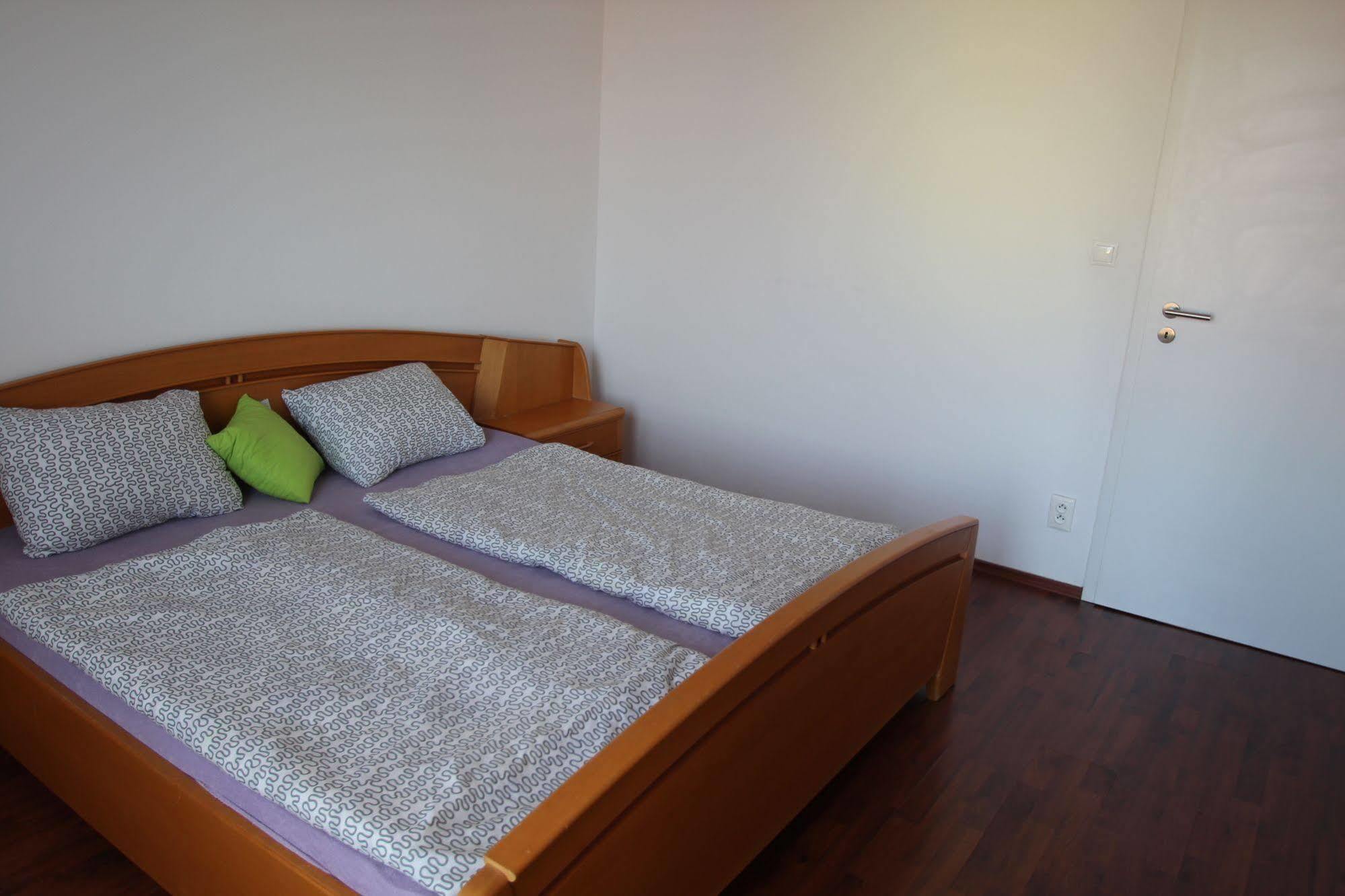 Apartman Halex Centrum City Aupark Piest'any Ngoại thất bức ảnh